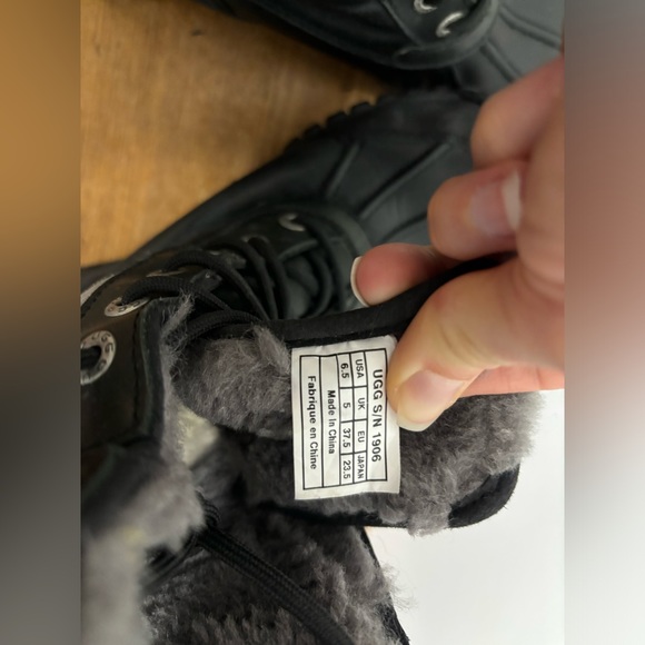 UGG Adirondack Winter Boots - Picture 3 of 9